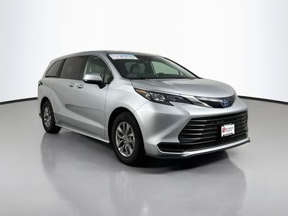 Certified 2025 Toyota Sienna LE