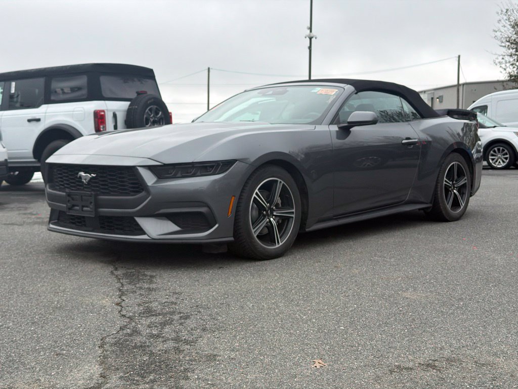 Used 2025 Ford Mustang Premium RWD image 3