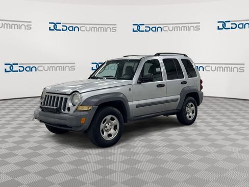 Used 2005 Jeep Liberty Sport AWD/4WD image 4