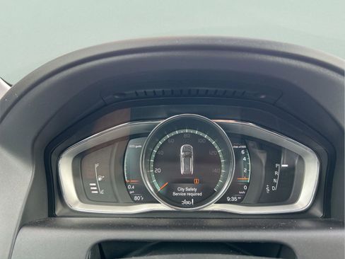 Used 2017 Volvo XC60 T5 Dynamic w/ Preferred Option Package image 12