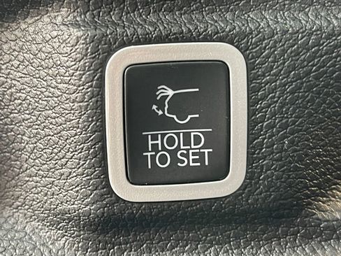 Used 2024 Jeep Grand Cherokee L Summit image 12