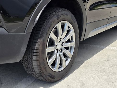 Certified 2023 Cadillac XT4 Premium Luxury w/ Technology Package FWD image 12