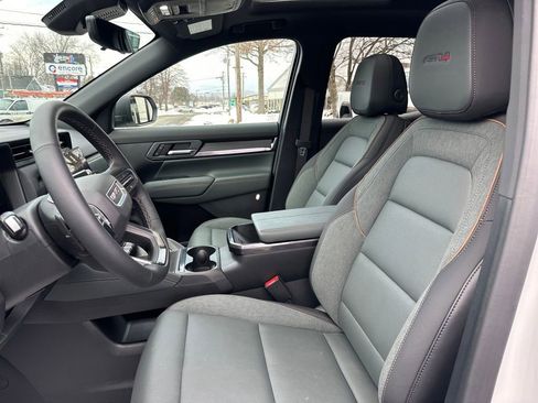 Used 2026 GMC Terrain AT4 w/ Technology Package II image 9