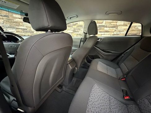 Used 2019 Hyundai Ioniq Base image 26