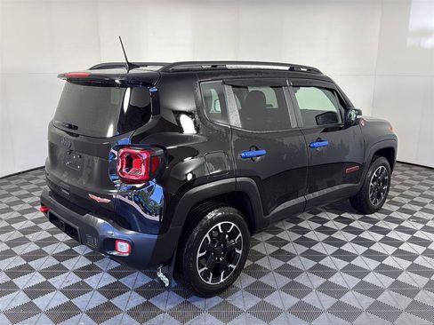 Used 2023 Jeep Renegade Trailhawk w/ Sun/Sound Group AWD/4WD image 4