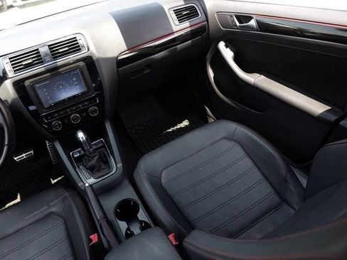 Used 2017 Volkswagen Jetta GLI FWD image 24