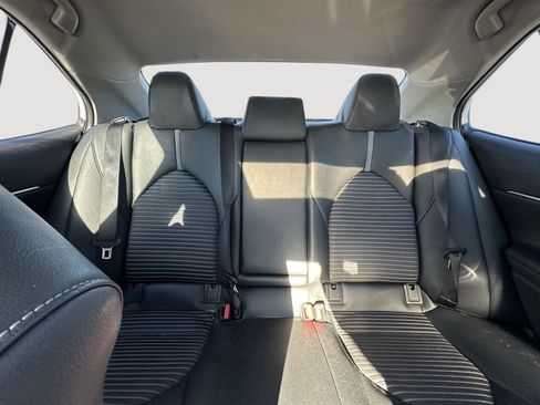 Used 2019 Toyota Camry SE image 13