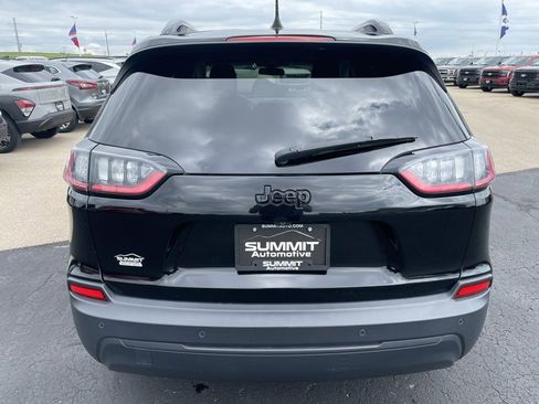 Used 2019 Jeep Cherokee Latitude Plus image 28