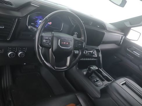 Used 2022 GMC Sierra 1500 AT4 w/ AT4 Preferred Package AWD/4WD image 17