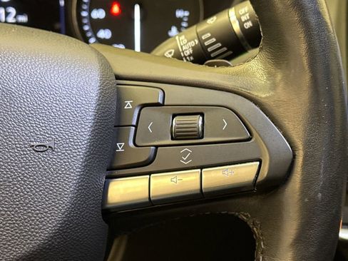 Used 2021 Cadillac XT4 Premium Luxury FWD image 32