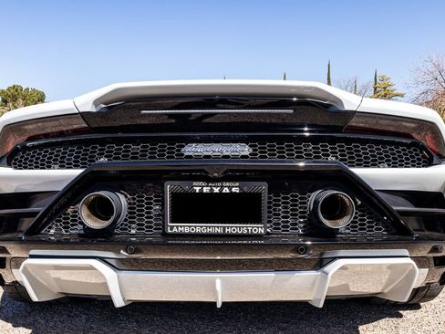 Used 2022 Lamborghini Huracan EVO image 13