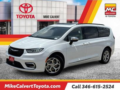 Used 2023 Chrysler Pacifica Limited