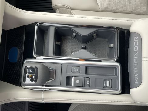 New 2026 Nissan Pathfinder SL FWD image 18