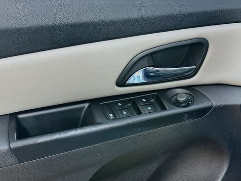 Used 2012 Chevrolet Cruze LS w/ Connectivity Package FWD image 19