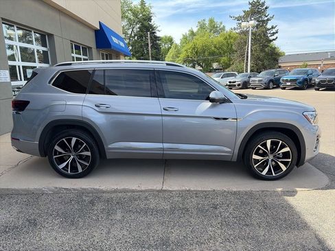 Certified 2024 Volkswagen Atlas SEL Premium R-Line AWD/4WD image 10