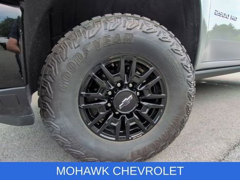 Certified 2024 Chevrolet Silverado 2500 ZR2 w/ Technology Package AWD/4WD image 35