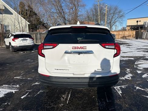 Certified 2022 GMC Terrain SLE w/ Driver Convenience Package image 6