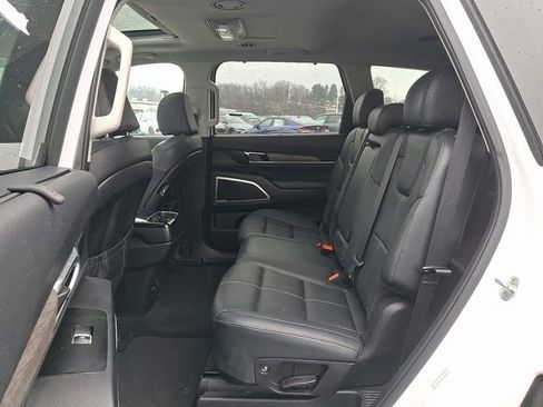 Used 2022 Kia Telluride EX image 10
