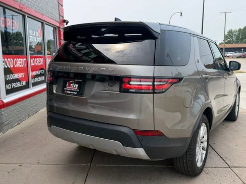 Used 2017 Land Rover Discovery HSE AWD/4WD image 10