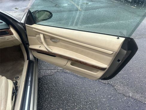Used 2007 BMW 328i Convertible RWD image 11