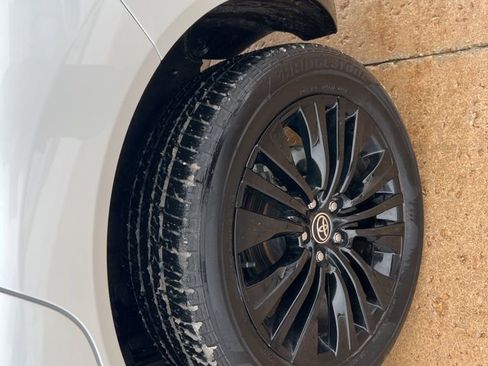 Used 2024 Toyota Venza Nightshade image 33