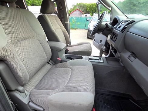 Used 2008 Nissan Frontier SE w/ SE Value Truck Pkg AWD/4WD image 43