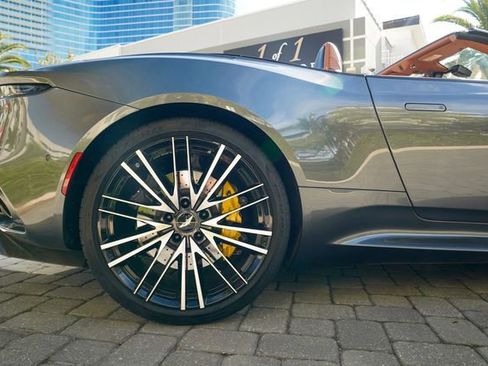 Used 2023 Aston Martin DBS Volante image 29