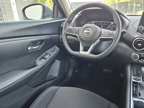 Used 2024 Nissan Sentra SV FWD image 9