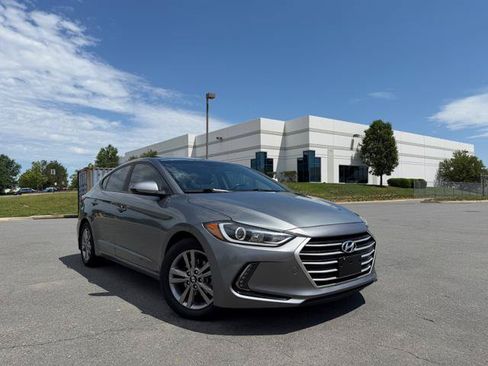 Used 2018 Hyundai Elantra Value Edition FWD image 2