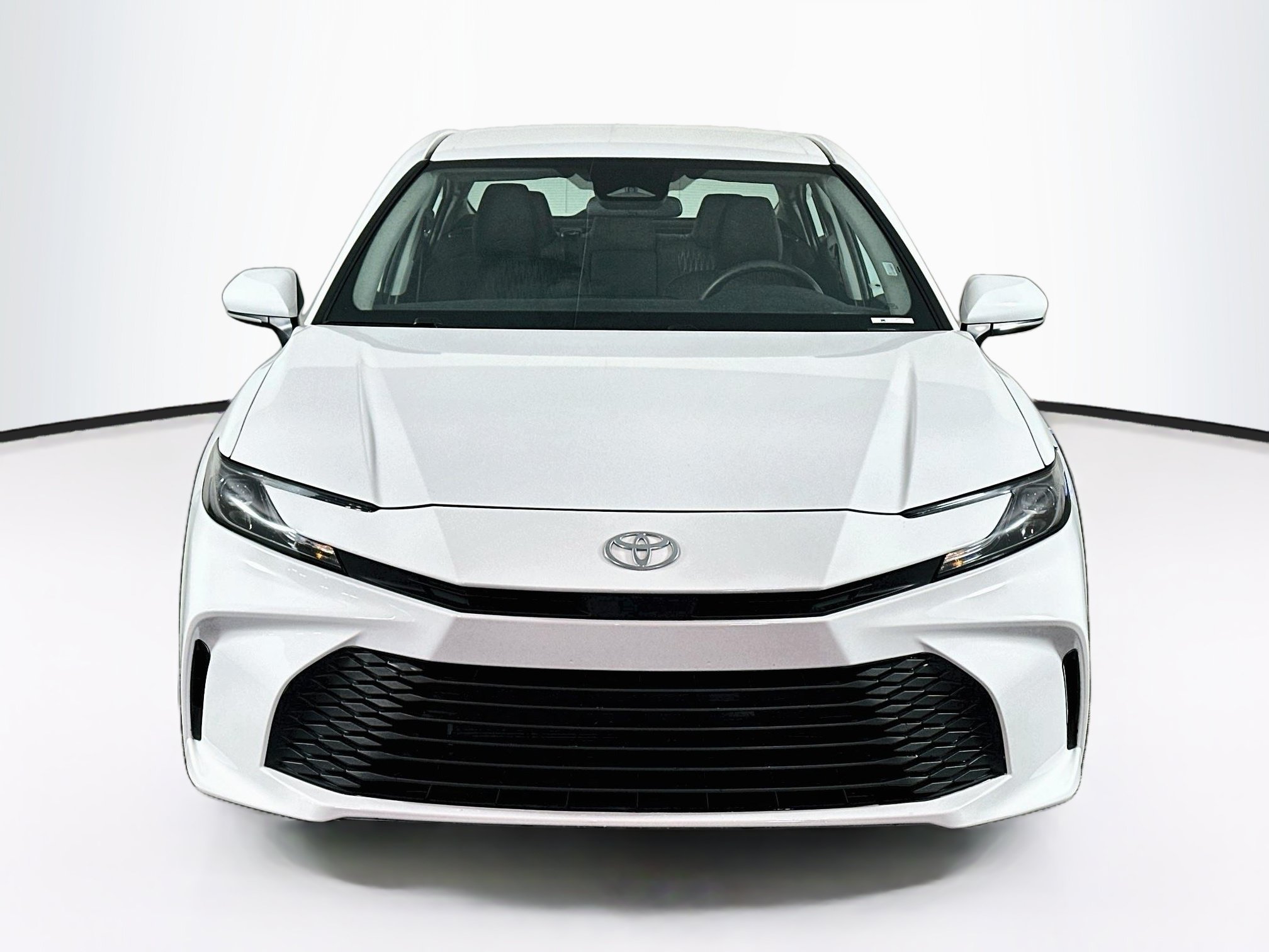 Used 2025 Toyota Camry LE FWD image 2