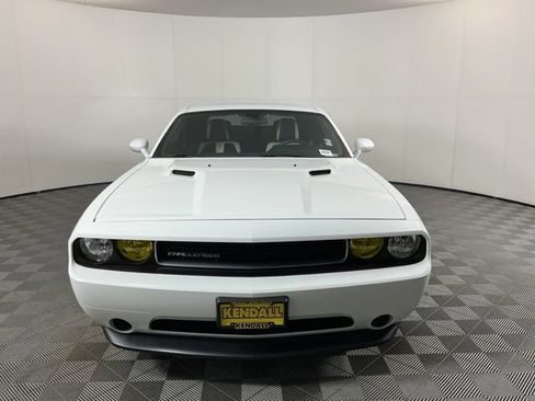 Used 2013 Dodge Challenger SXT RWD image 2