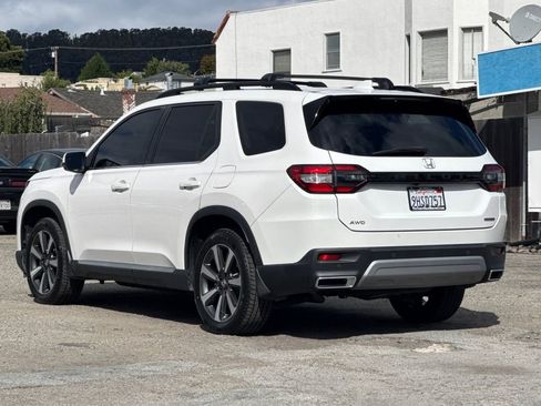 Certified 2023 Honda Pilot Touring image 6