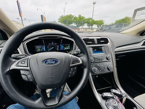 Used 2018 Ford Fusion S image 9