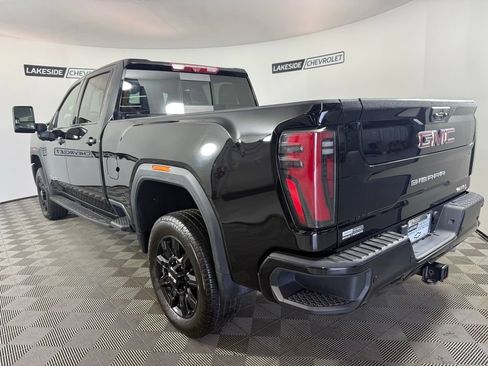 Used 2024 GMC Sierra 2500 AT4 w/ AT4 Premium Plus Package AWD/4WD image 4