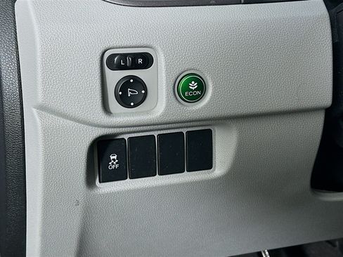 Used 2018 Honda Pilot EX image 16