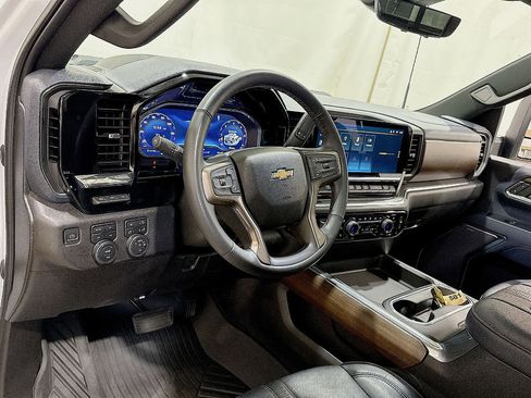 Used 2024 Chevrolet Silverado 3500 High Country w/ High Country Premium Package image 10