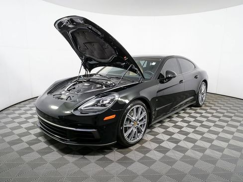 Certified 2018 Porsche Panamera 4S image 36