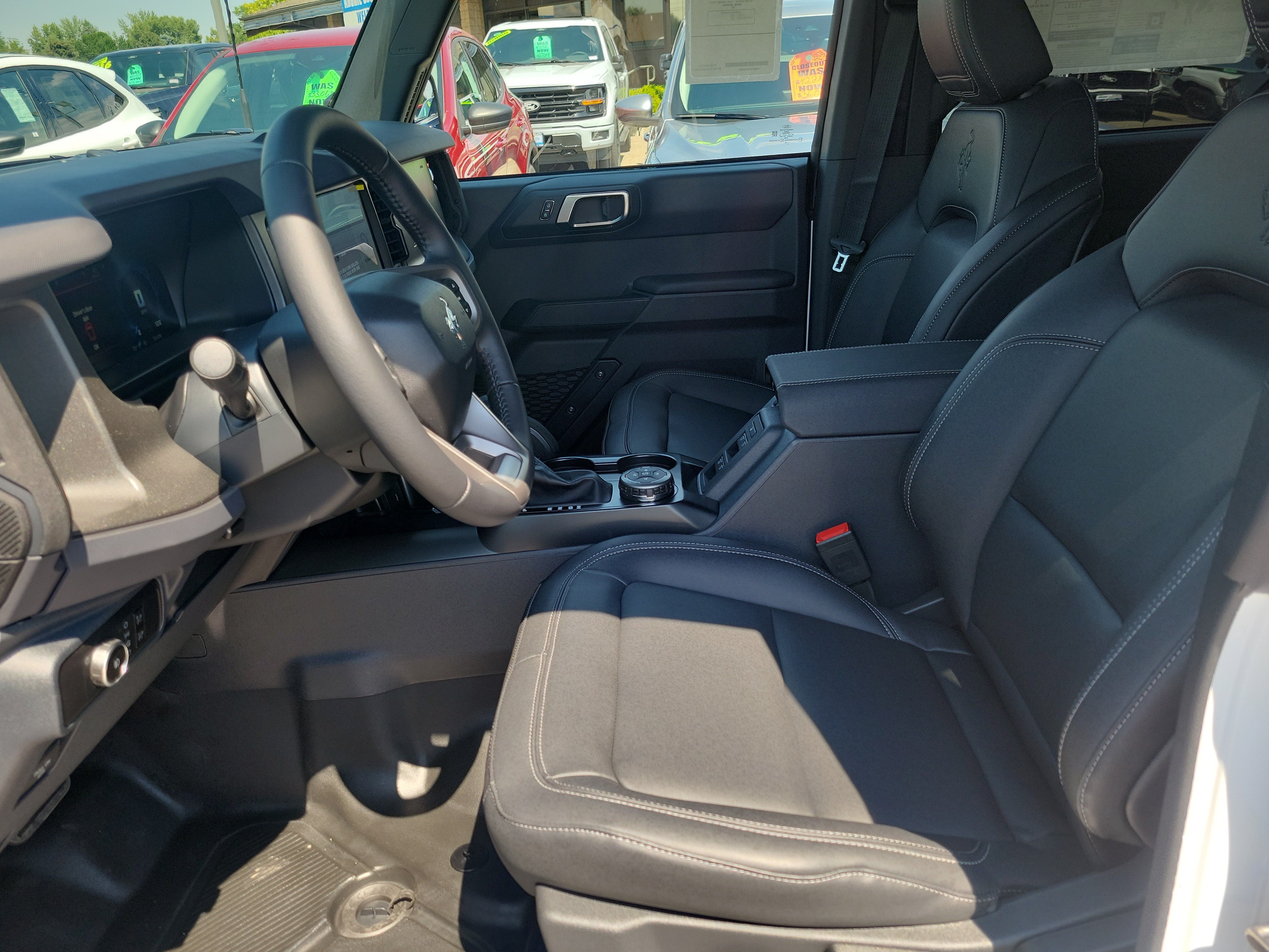 Used 2025 Ford Bronco Big Bend w/ Black Diamond Package AWD/4WD image 14
