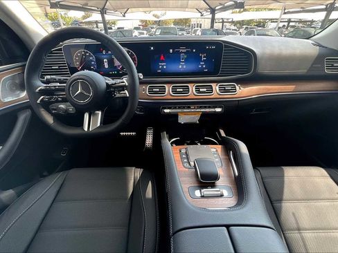 New 2026 Mercedes-Benz GLS 450 4MATIC image 8