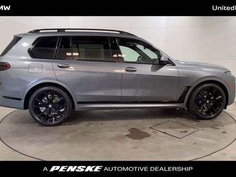 Used 2025 BMW X7 xDrive40i w/ M Sport Package image 9