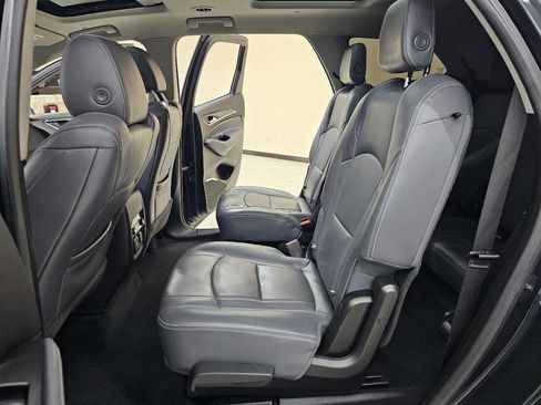 Used 2018 Buick Enclave Premium w/ Experience Buick Package FWD image 25