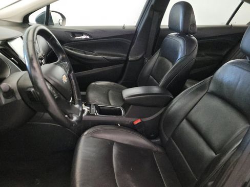 Used 2018 Chevrolet Cruze Premier FWD image 17