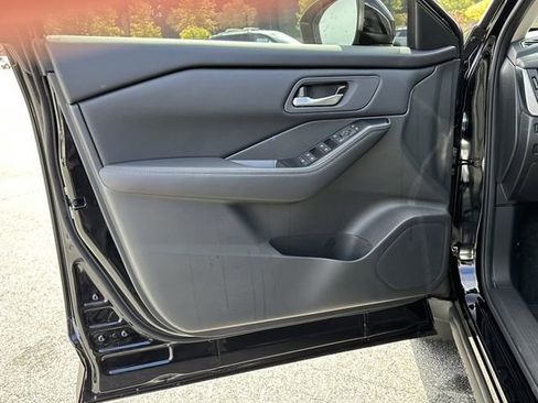 New 2026 Nissan Rogue SV FWD image 12
