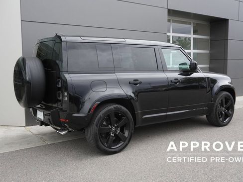 Used 2025 Land Rover Defender 110 V8 AWD/4WD image 4