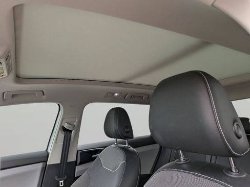 Certified 2023 Volkswagen Taos SE w/ Panoramic Sunroof Package FWD image 19