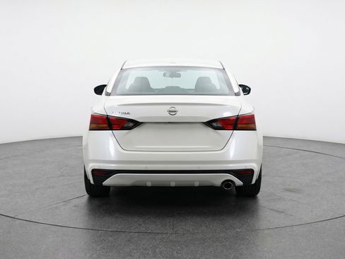 Used 2025 Nissan Altima 2.5 SV FWD image 7