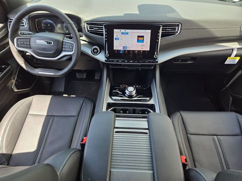 New 2025 Jeep Wagoneer L Series II w/ Premium Group I image 22