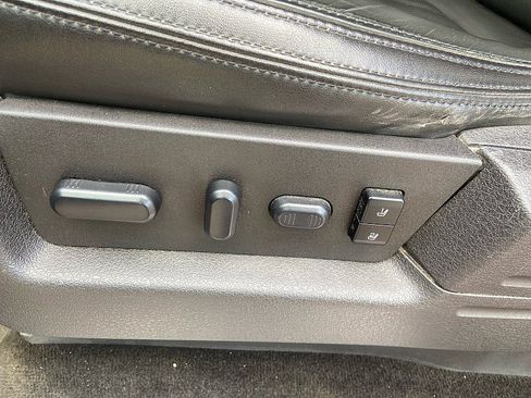 Used 2013 Ford F150 Platinum AWD/4WD image 11