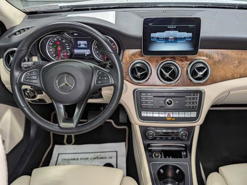 Used 2019 Mercedes-Benz GLA 250 4MATIC image 5