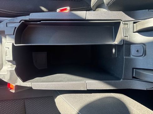 Used 2024 GMC Terrain SLE image 29